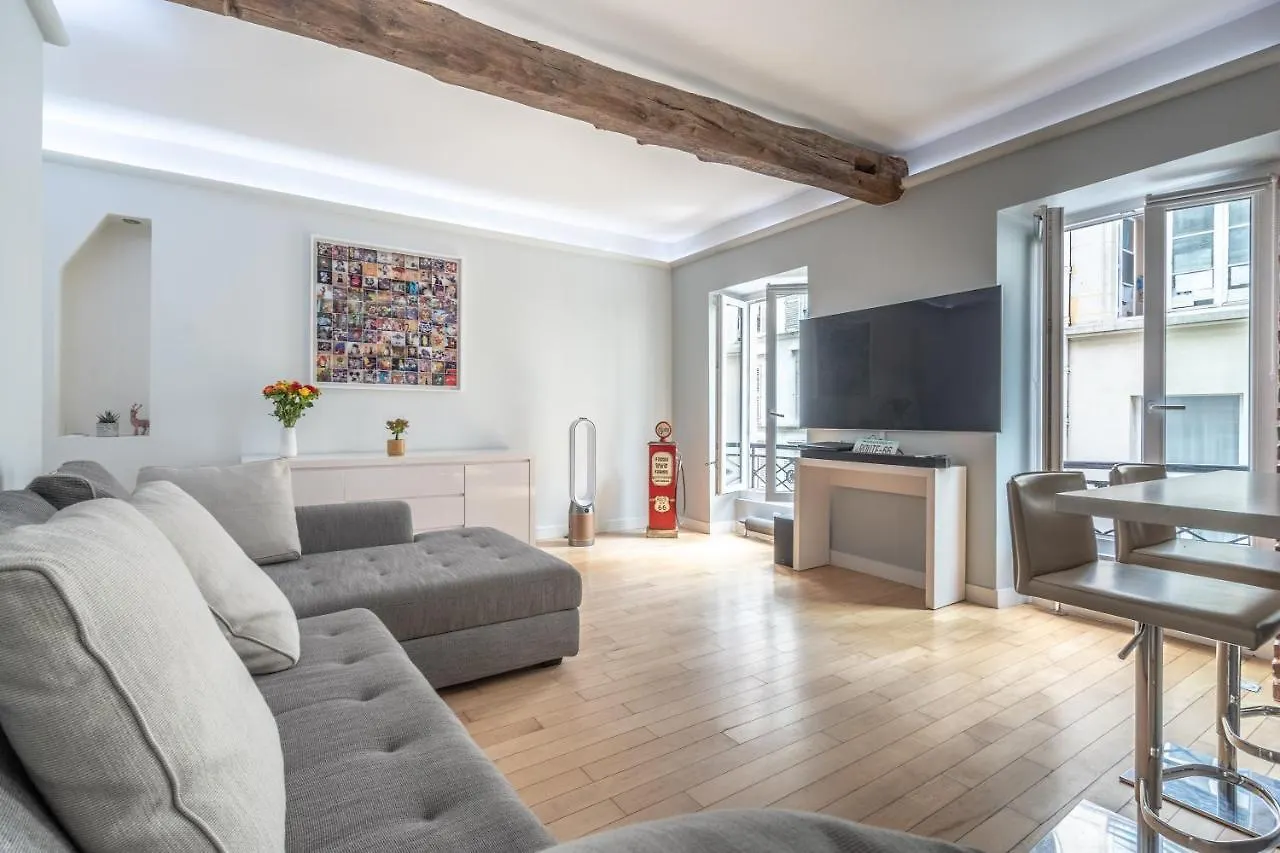 Cosy Central Place Paris 아파트
